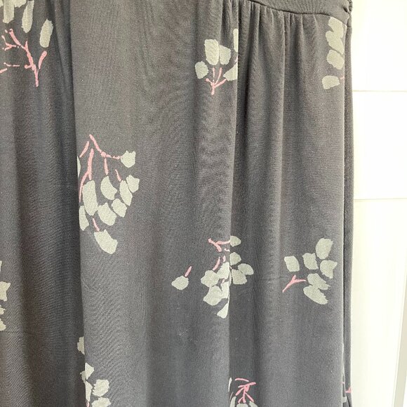 Women's Boden Short Sleeve Floral Dress - Picture 4 of 7